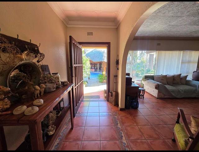 5 BEDROOM HOUSE FOR SALE IN LIBRADENE